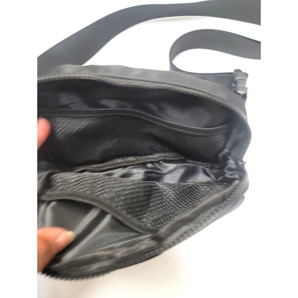Fabletic Black Belt Bag Crossbody Adjustable Strap Multiple Compartments Size 1L - Picture 3 of 7